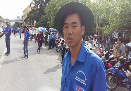 Mồ hôi rơi của những người ẩn mặt